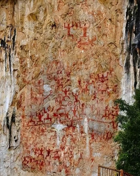 简单介绍广西左江花山岩画