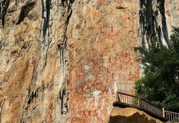 简单介绍广西左江花山岩画