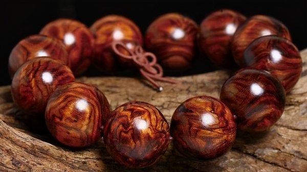 怎么辨认黄花梨手串好坏