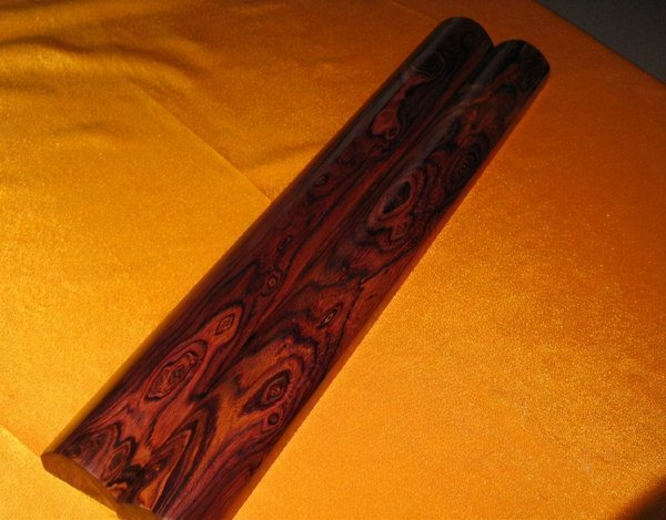 怎么辨认黄花梨手串好坏