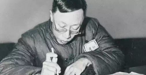 溥仪退位时间和基本过程