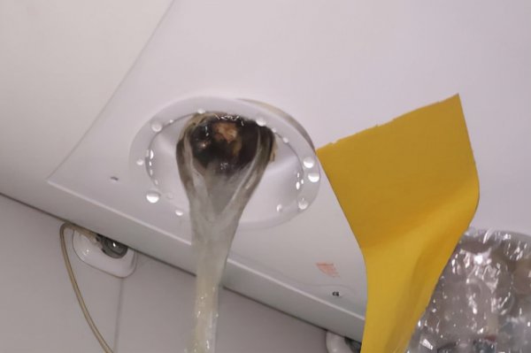 电热水器出水量很小是什么原因