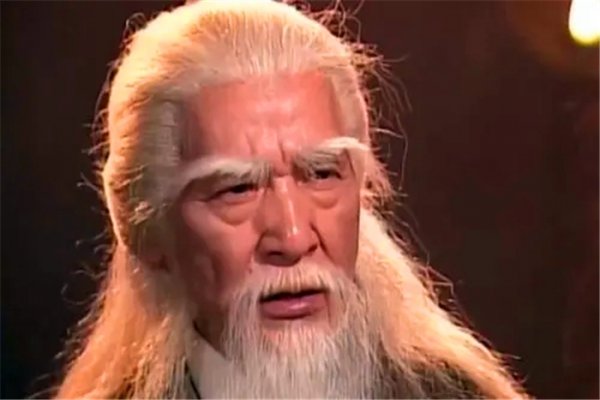 岳不群是什么样的人