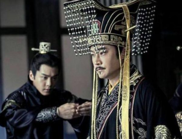 废黜百家独尊儒术是谁提的