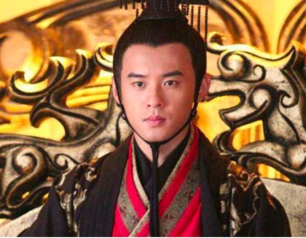 废黜百家独尊儒术是谁提的