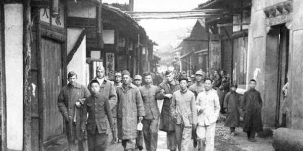 轰炸东京的飞行员下场结局