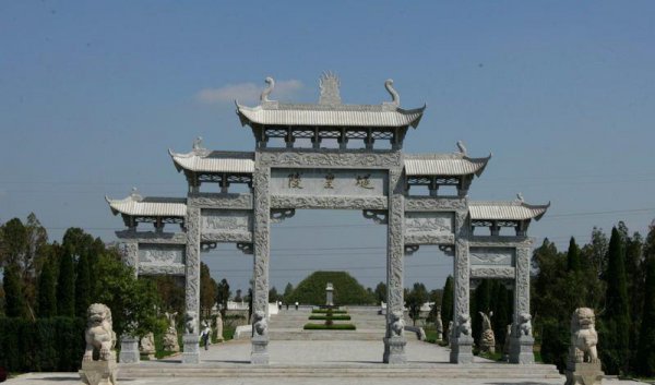 我国古代发明钻木取火的人是谁
