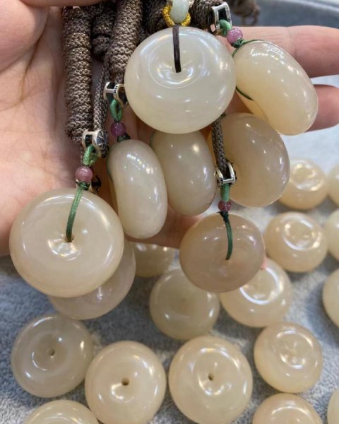 怎么鉴别和田玉的真假与好坏