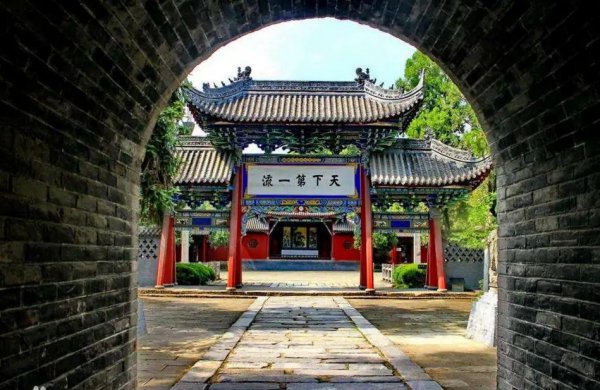 历史人诸葛亮人物评价300字