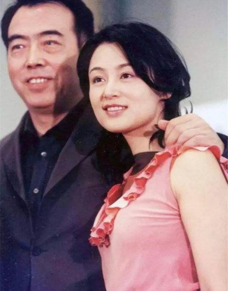 好看的古装照片女生红色衣裳