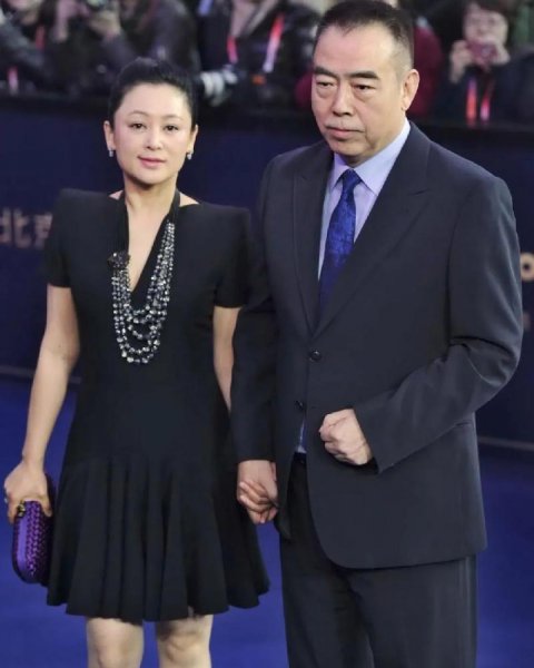 好看的古装照片女生红色衣裳