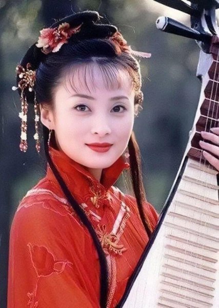 好看的古装照片女生红色衣裳