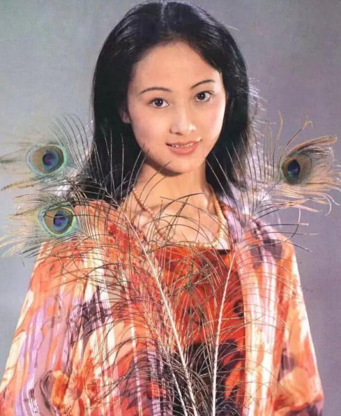 好看的古装照片女生红色衣裳