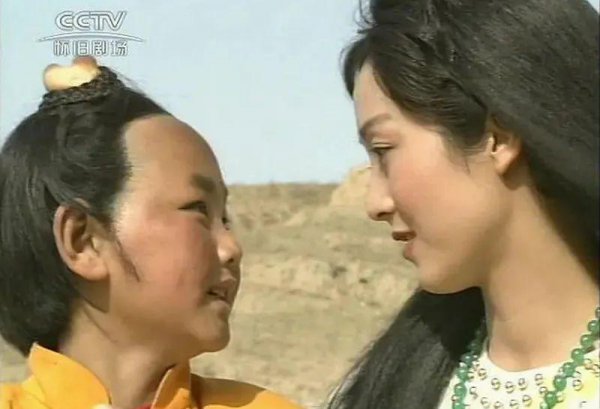 好看的古装照片女生红色衣裳