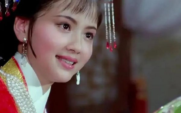 好看的古装照片女生红色衣裳