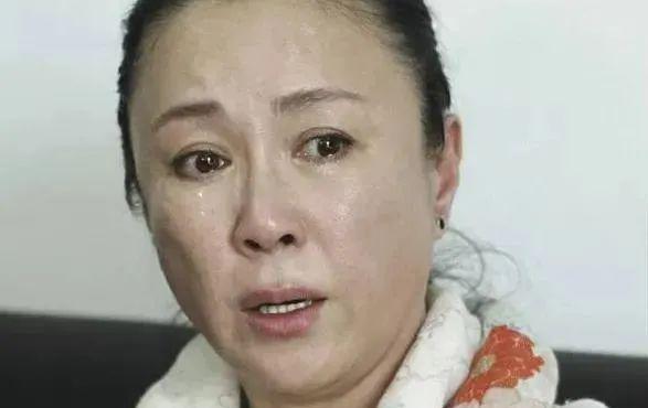 好看的古装照片女生红色衣裳