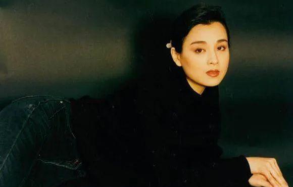 好看的古装照片女生红色衣裳