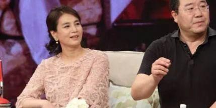 好看的古装照片女生红色衣裳