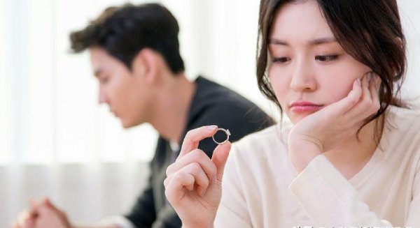 丈夫拖着不离婚却冷战