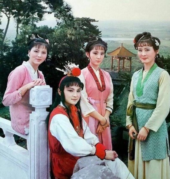 红楼梦又叫什么名字