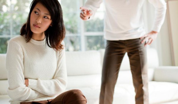夫妻吵架冷战怎么办