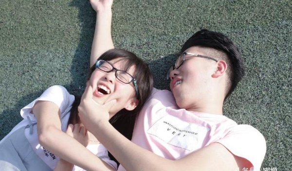 男生开始只是玩玩后来认真了