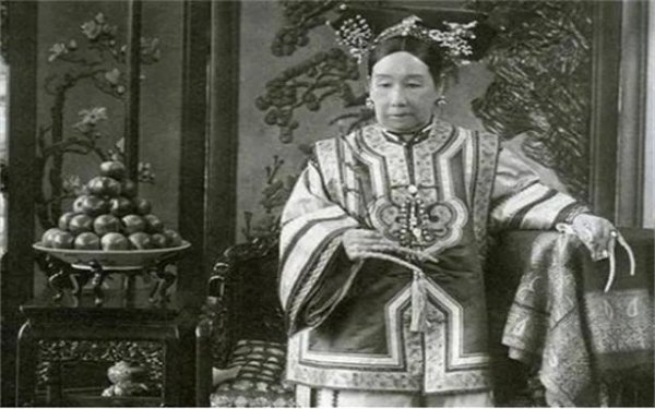 慈禧太后真人版照片长什么样