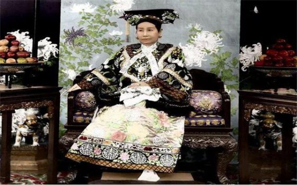 慈禧太后真人版照片长什么样