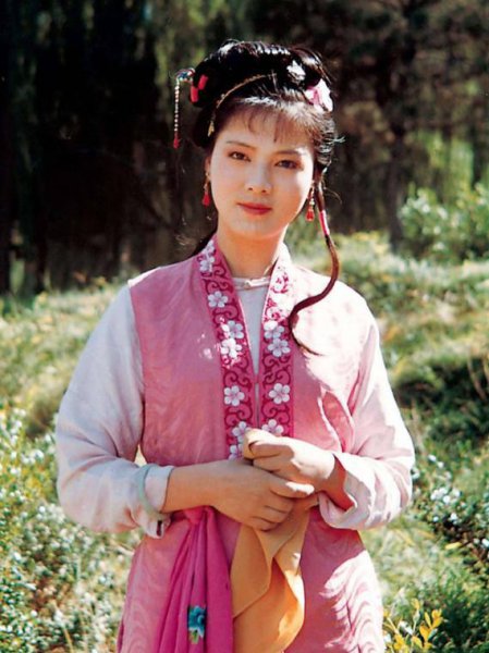 袭人和贾宝玉什么关系