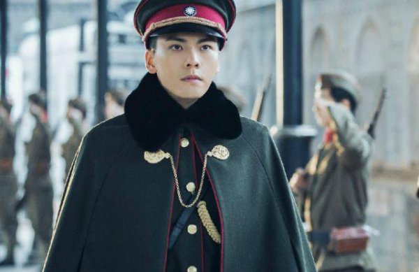 张日山和张起灵的关系