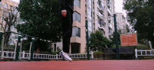 跳绳老绊脚怎样迅速调整