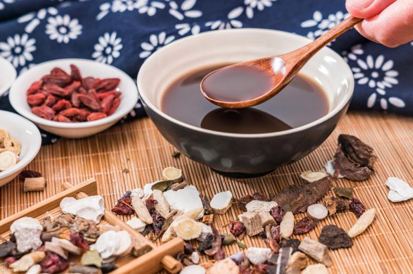 古代的太监是把哪里割掉了