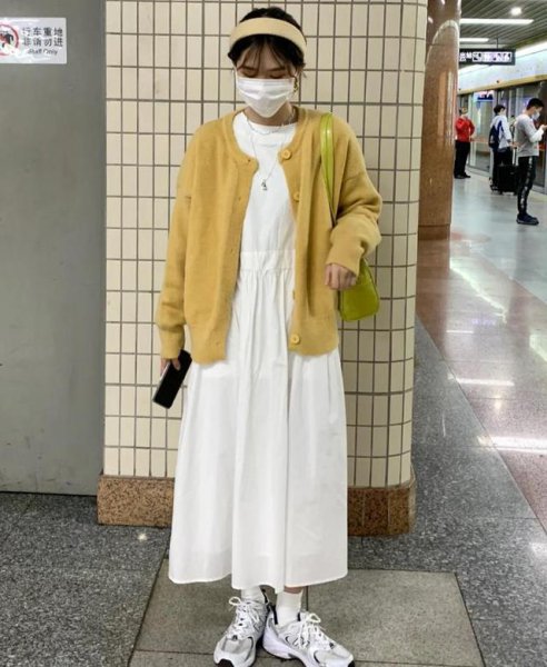 白色配什么颜色比较好看