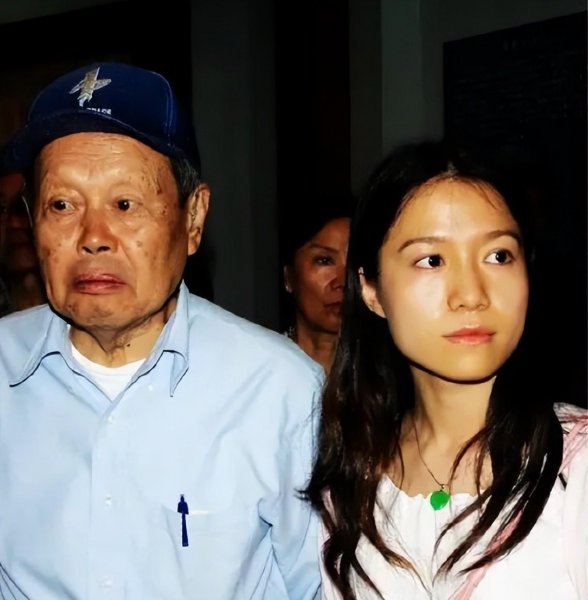 杨振宁与妻子翁帆结婚时间