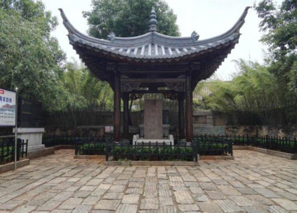 明朝皇帝朱由榔的生平简介