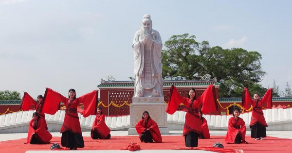 春秋三传是哪三传名词解释