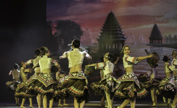 中国戏剧主要包括哪二类