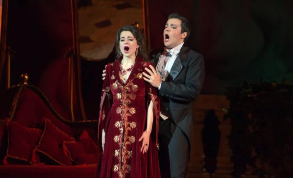 中国戏剧主要包括哪二类