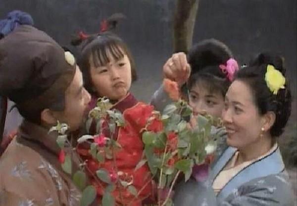 英莲和香菱什么关系