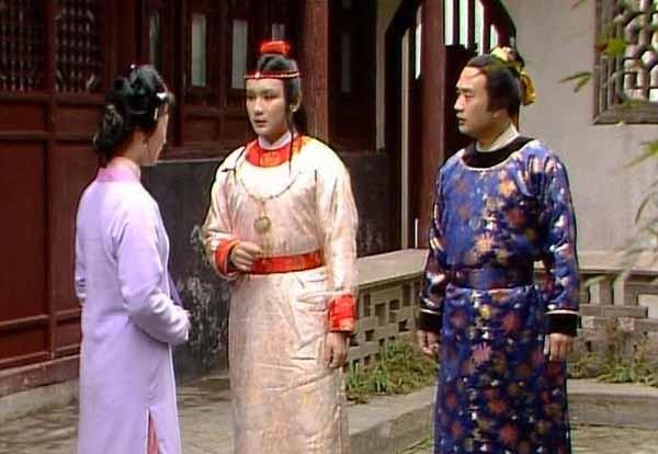 英莲和香菱什么关系