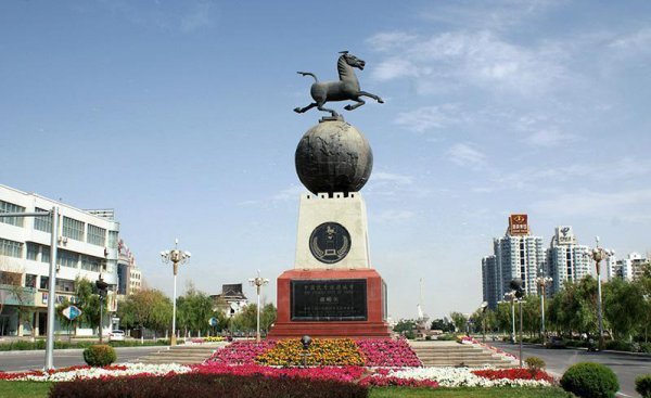 嘉峪关是哪个省的城市