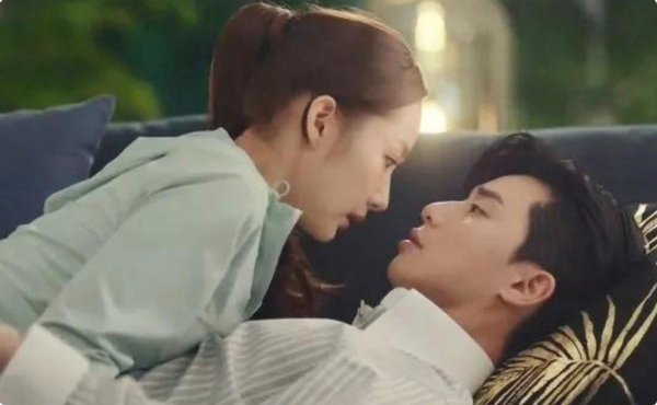 金助理为什么那样被压5年