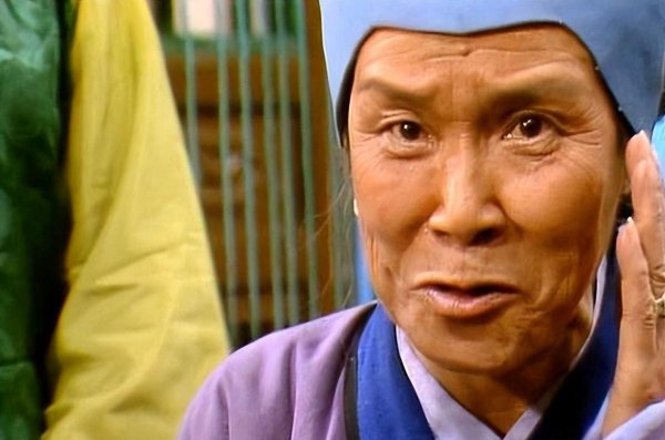 刘姥姥二进荣国府概括和作用