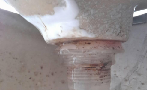 洗手盆裂缝漏水如何修补