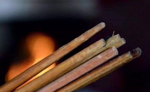家里筷子发霉了还能用吗