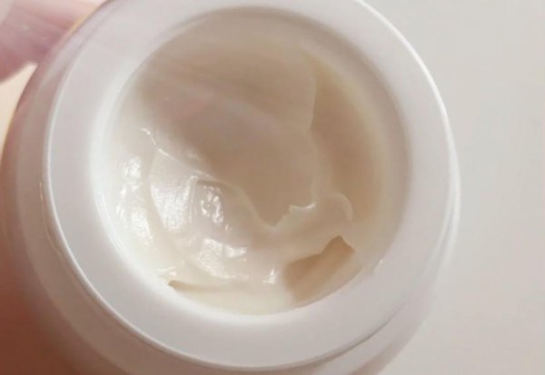 赫莲娜黑绷带白天可以用吗