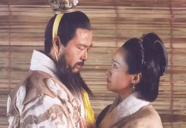 曹操与蔡文姬是什么关系