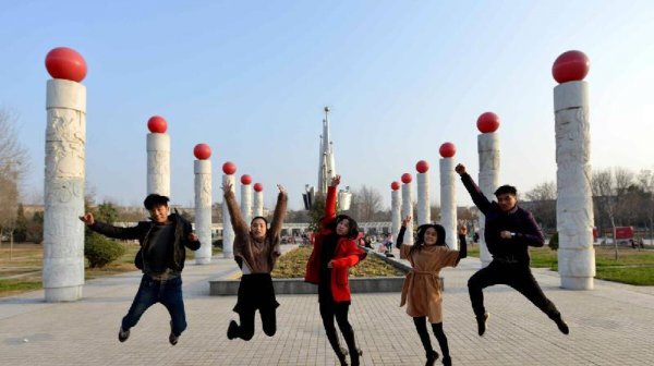 春节的来历和风俗20字