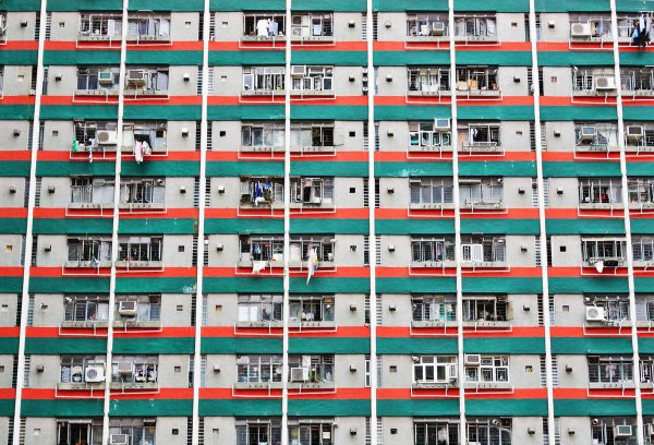 新加坡和香港哪个面积大一点
