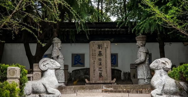 关于故宫的传说故事简短